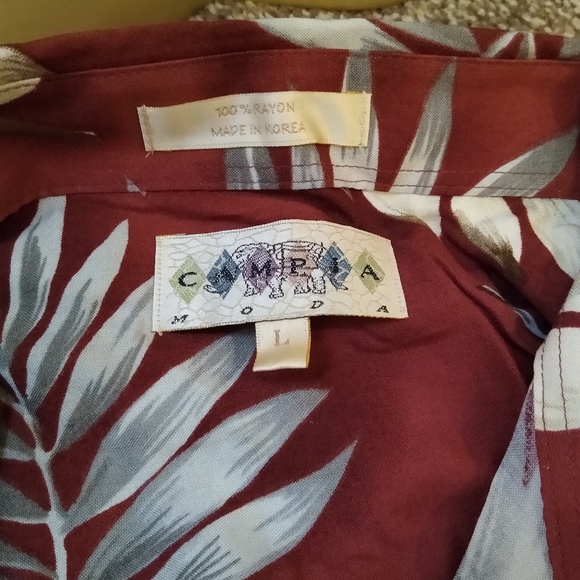 Moda Campia Hawaiian Floral Print Button Down - Picture 7 of 7